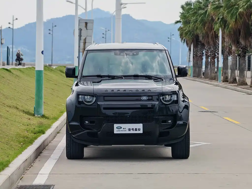 Land Rover Defender 2024 110 3.0T P400 X-DYNAMIC HSE купить на сайте DeffCars