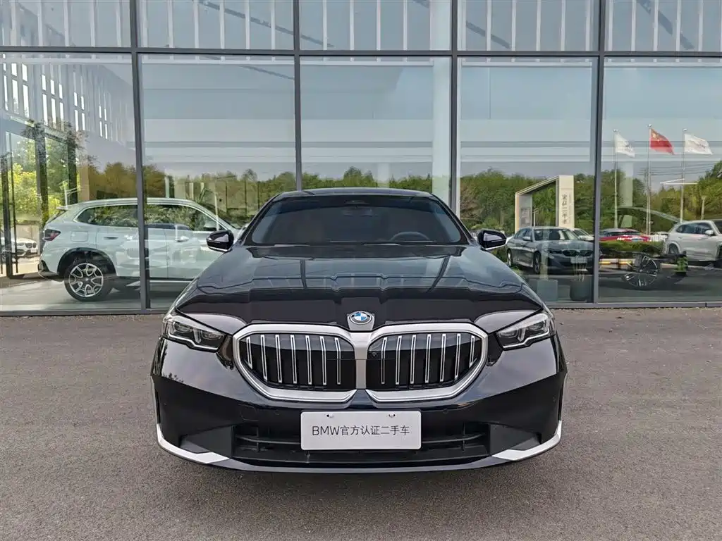 BMW 5 Series 2024 530Li Leading Luxury Package купить на сайте DeffCars