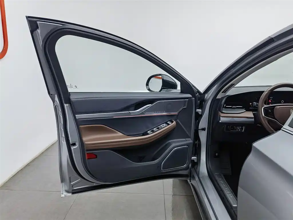 Lincoln Z 2024 2.0T two-wheel drive premium hybrid version купить на сайте DeffCars