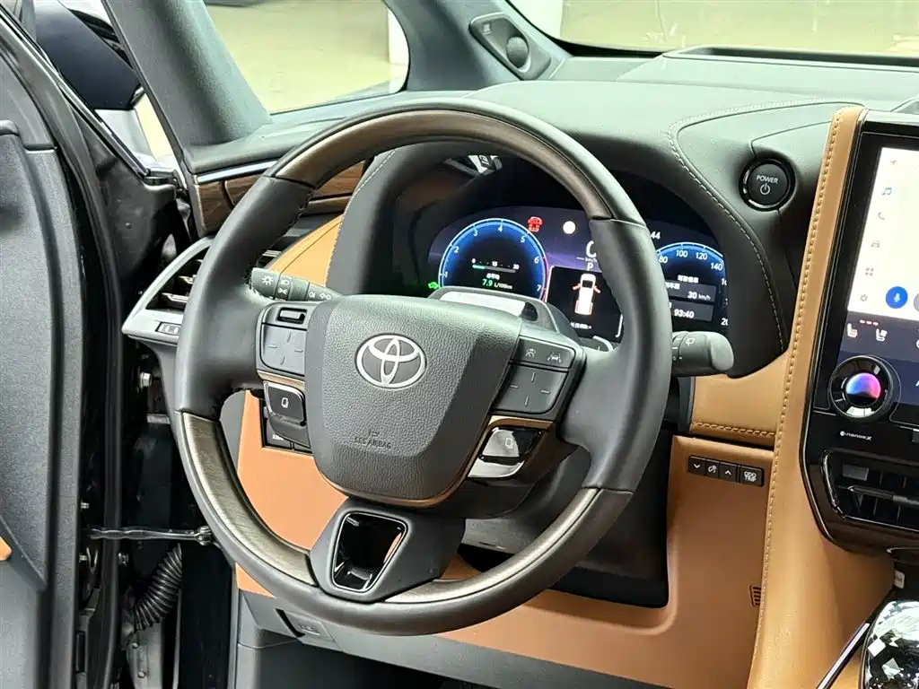 Alfa 2025 Dual Engine 2.5L Premium Gold Edition купить на сайте DeffCars