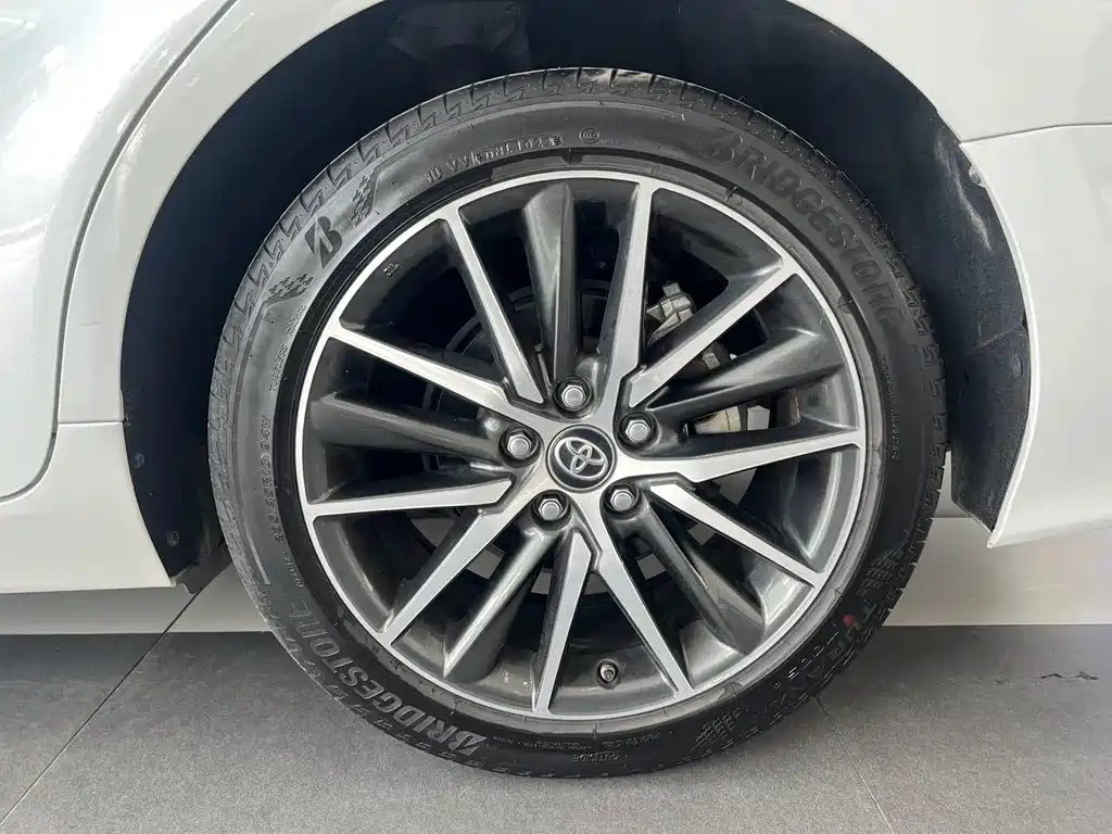 Camry 2021 2.5G Deluxe Edition купить на сайте DeffCars