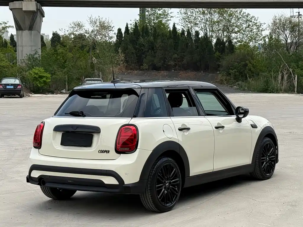 MINI 2022 1.5T COOPER Artist Five-Door Edition купить на сайте DeffCars