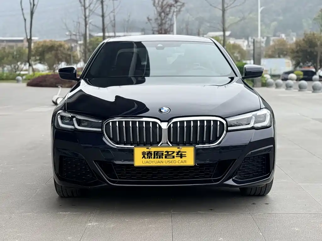 BMW 5 Series 2023 530Li Leading M Sports Package купить на сайте DeffCars