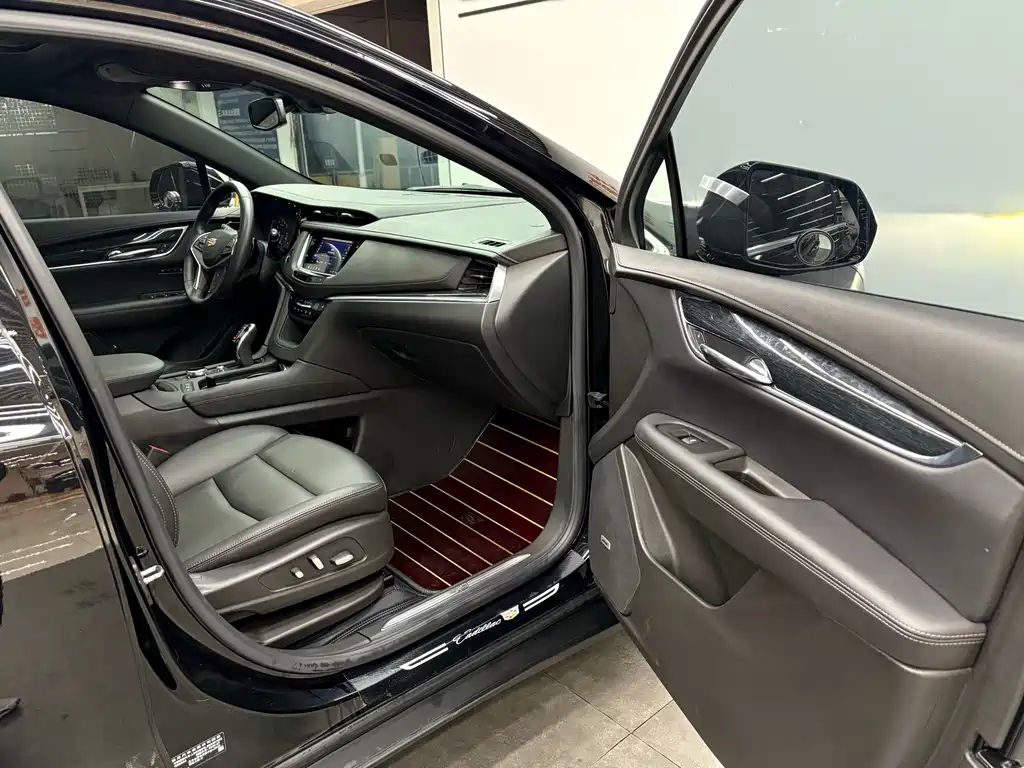 Cadillac XT5 2022 2.0T two-wheel drive luxury model купить на сайте DeffCars