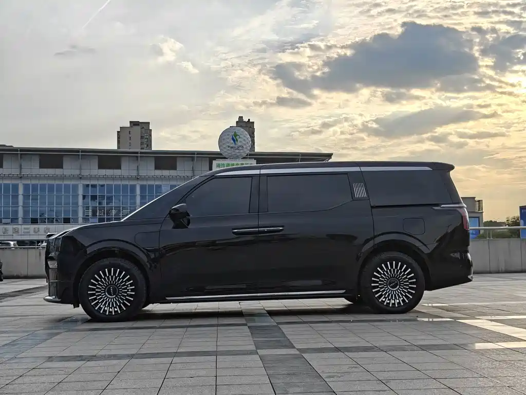 Jikrypton 009 2024 six-seater executive version four-wheel drive 108kWh купить на сайте DeffCars