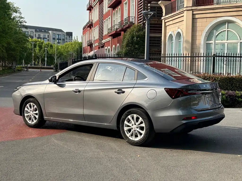 Roewe i5 2026 1.5L CVT Deluxe Edition купить на сайте DeffCars
