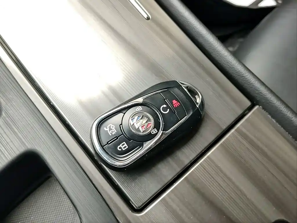 LaCrosse 2021 652T luxury model купить на сайте DeffCars