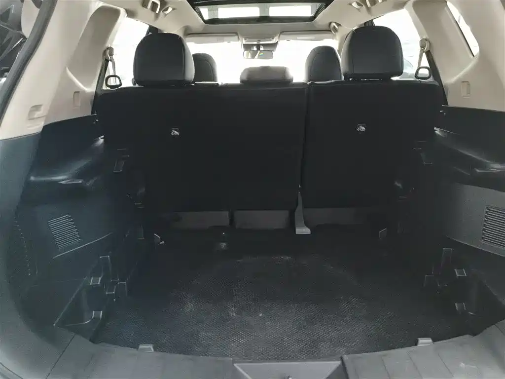 X-Trail 2023 Classic 2.0L 2WD Intelligent Link Premium Edition купить на сайте DeffCars