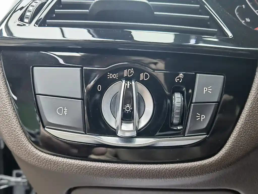 BMW 5 Series 2020 525Li M Sports Package купить на сайте DeffCars