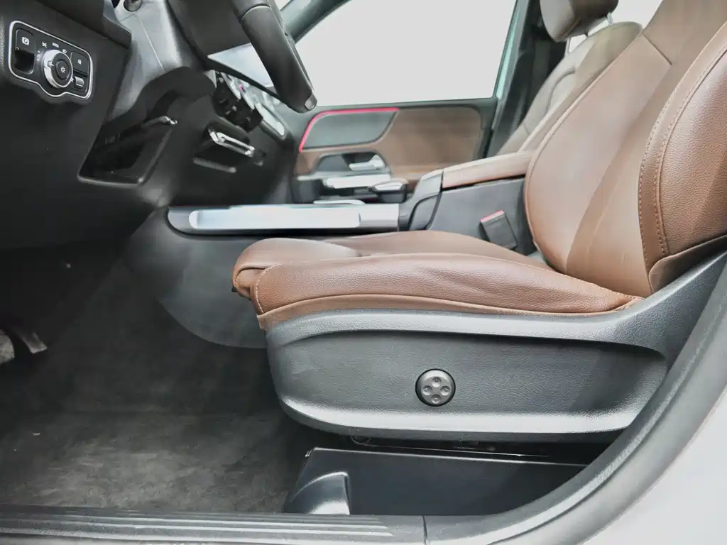 Mercedes-Benz GLB 2024 GLB 220 Dynamic купить на сайте DeffCars