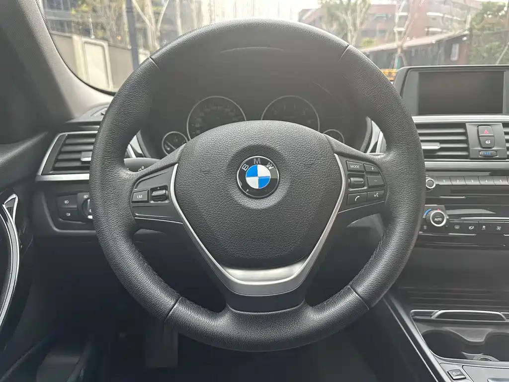 BMW 3 Series 2017 320Li Fashion Model купить на сайте DeffCars