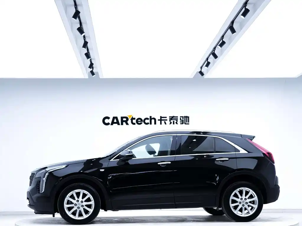 Cadillac XT4 2022 28T two-wheel drive fashion model купить на сайте DeffCars