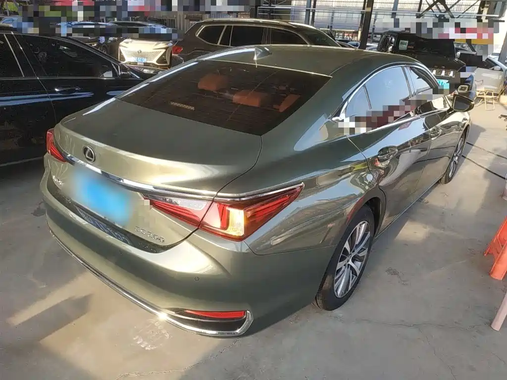Lexus ES 2020 200 Excellence Edition купить на сайте DeffCars