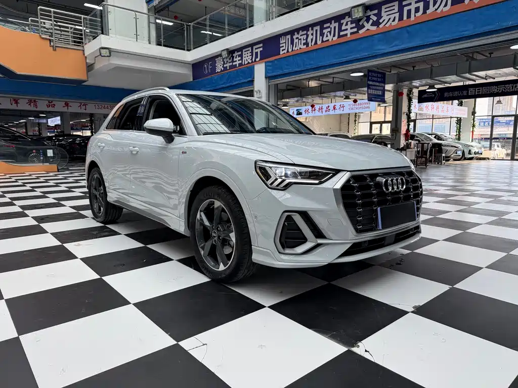 Audi Q3 2022 35 TFSI Fashionable and Dynamic купить на сайте DeffCars