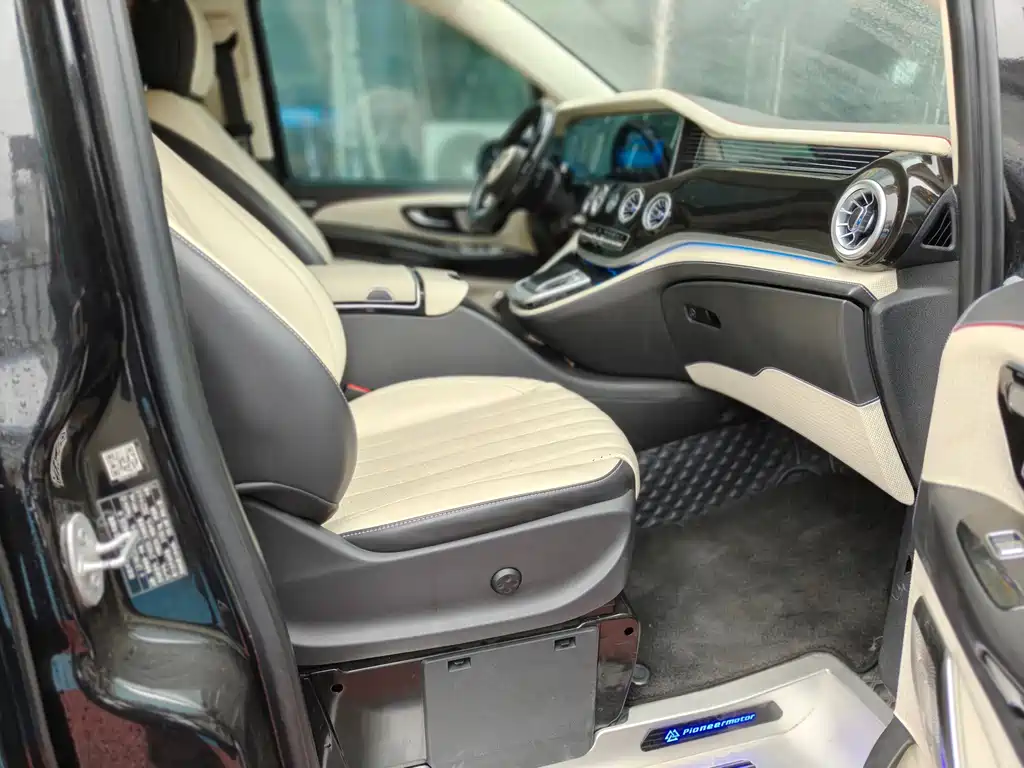 Vito 2023 2.0T Business Edition 7 seats купить на сайте DeffCars