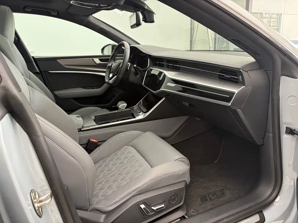 Audi A7L 2024 45 TFSI quattro RS package racing version купить на сайте DeffCars