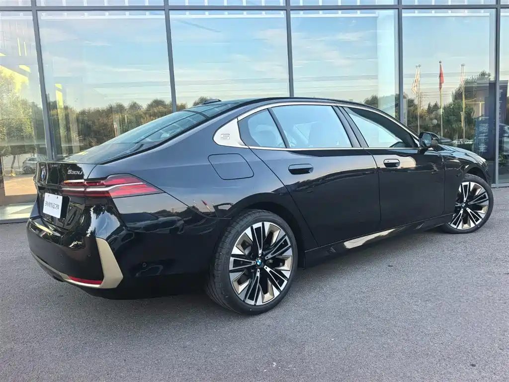 BMW 5 Series 2024 530Li Exclusive Luxury Package купить на сайте DeffCars