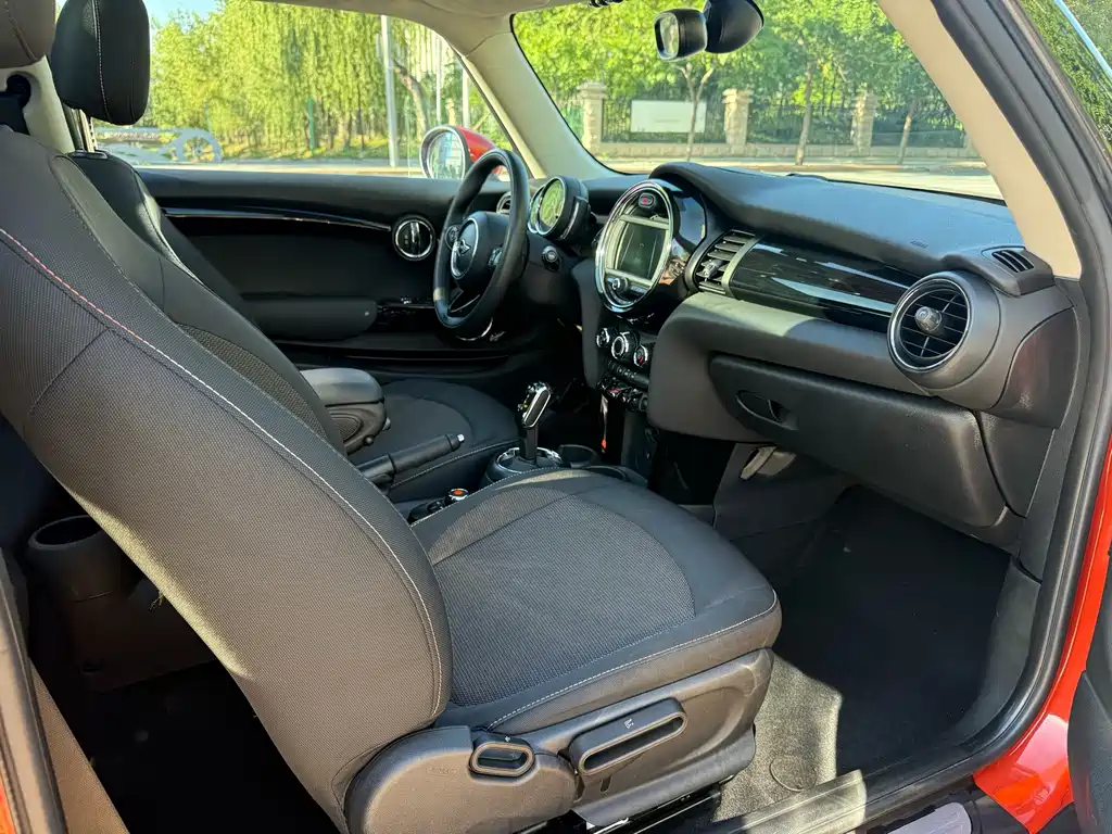 MINI 2018 1.5T ONE PLUS купить на сайте DeffCars