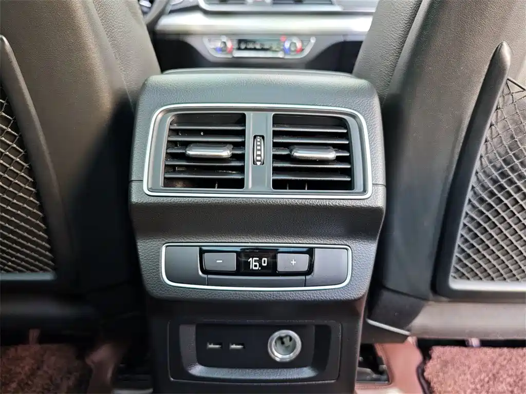 Audi Q5L 2020 40 TFSI enjoys fashionable style купить на сайте DeffCars