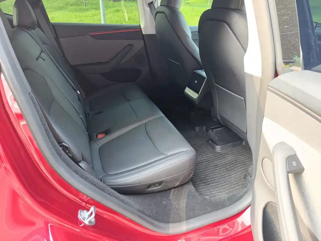 Model Y 2025 rear-wheel drive version купить на сайте DeffCars