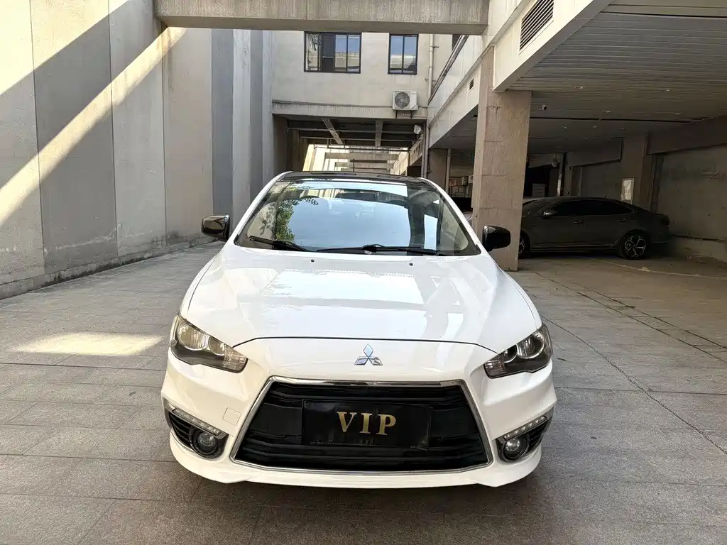 Wingshen 2016 1.8L CVT black and white replica купить на сайте DeffCars
