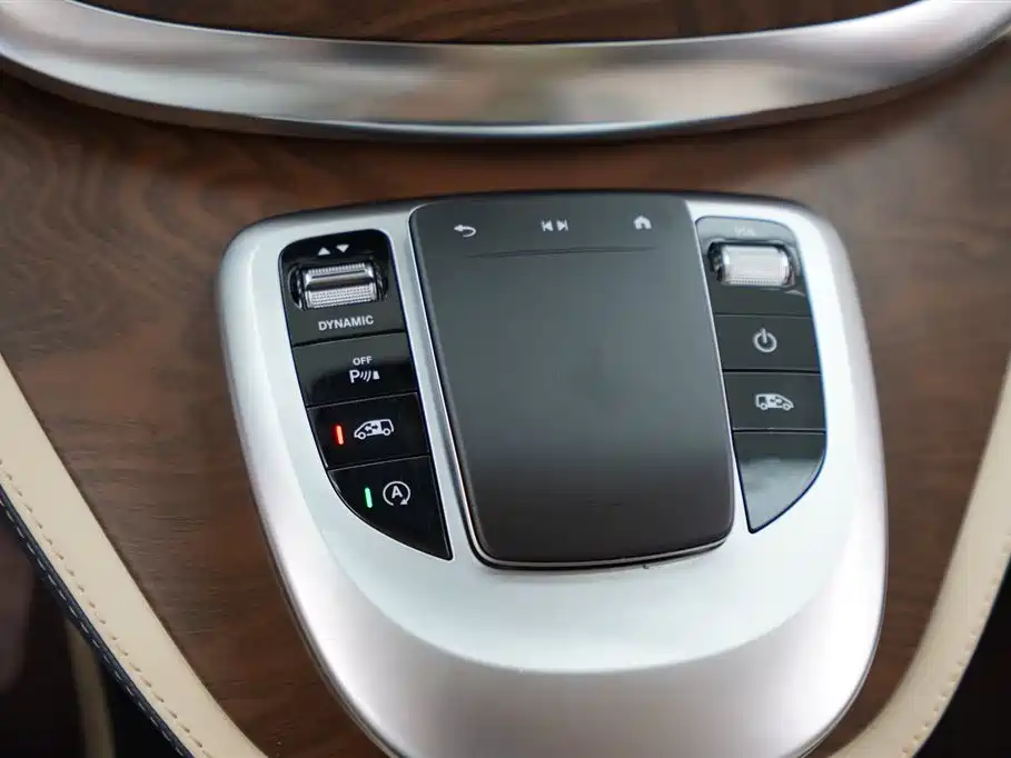 Mercedes-Benz V-Class 2022 V 260 L Long Wheelbase Luxury Edition купить на сайте DeffCars