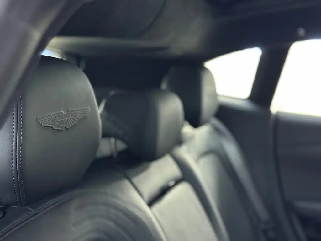 Aston Martin DBX 2024 4.0T V8 купить на сайте DeffCars