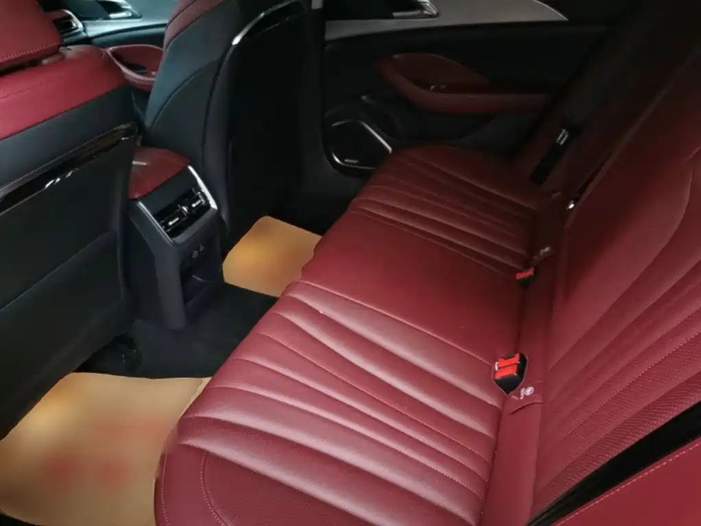 Hongqi H5 2024 2.0T Automatic Intelligent Connected Flag Edition купить на сайте DeffCars