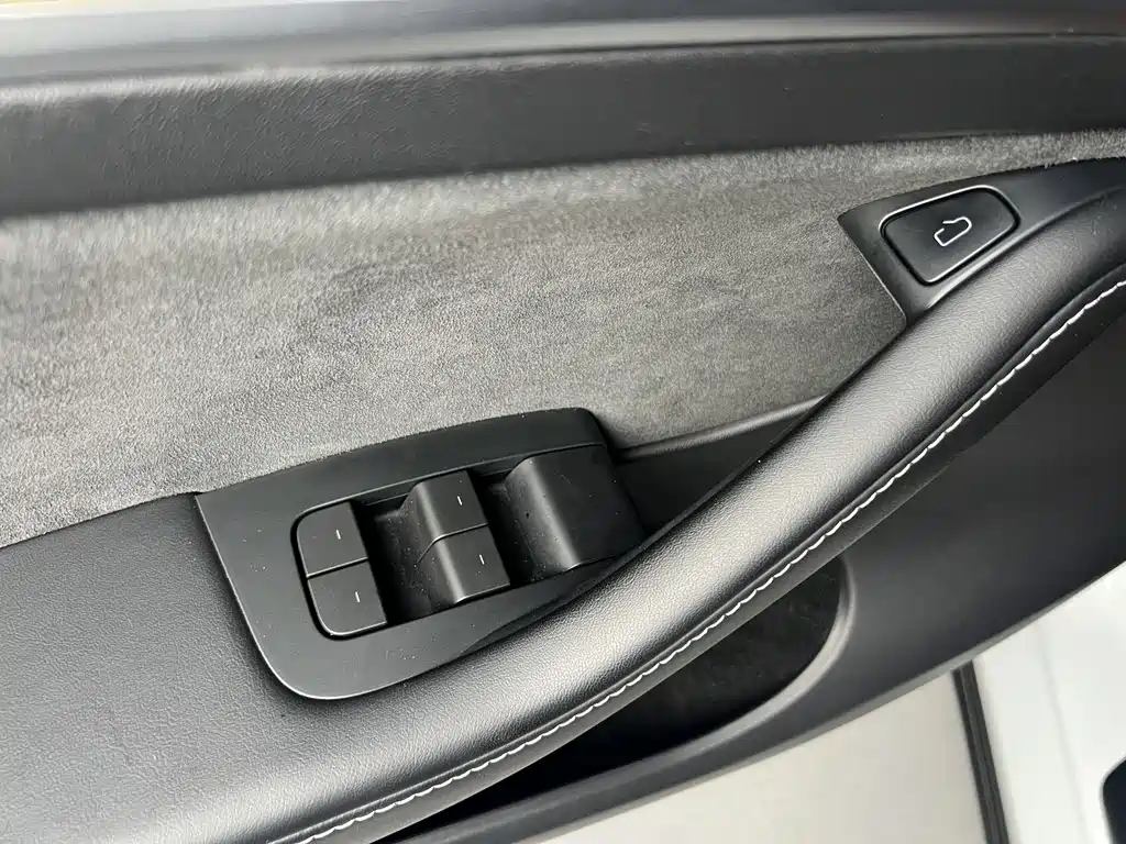 Model Y 2022 facelift rear-wheel drive version купить на сайте DeffCars