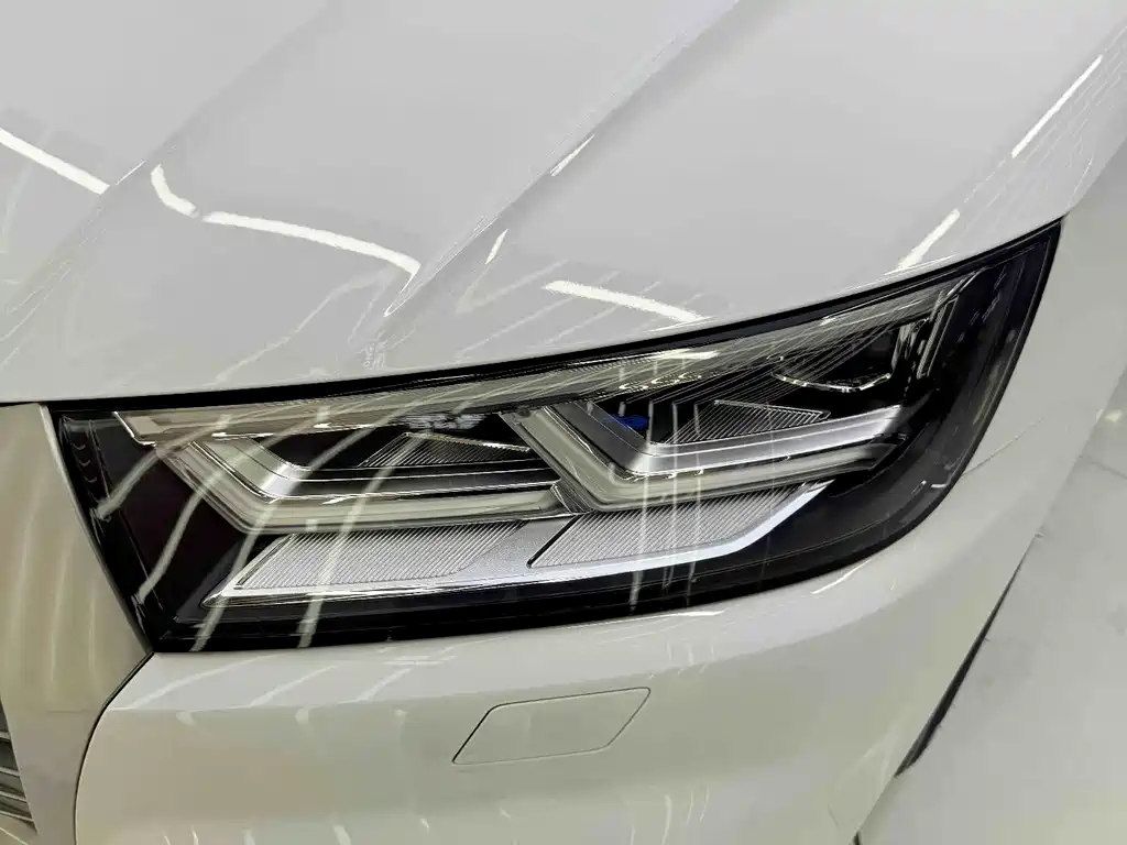 Audi Q5L 2020 40 TFSI enjoys fashionable style купить на сайте DeffCars