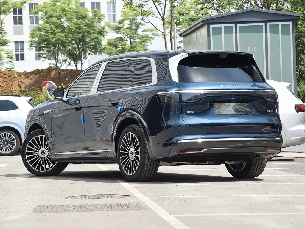 Wenjie M8 2025 extended range Max+ version 53.4kWh 6-seater version купить на сайте DeffCars