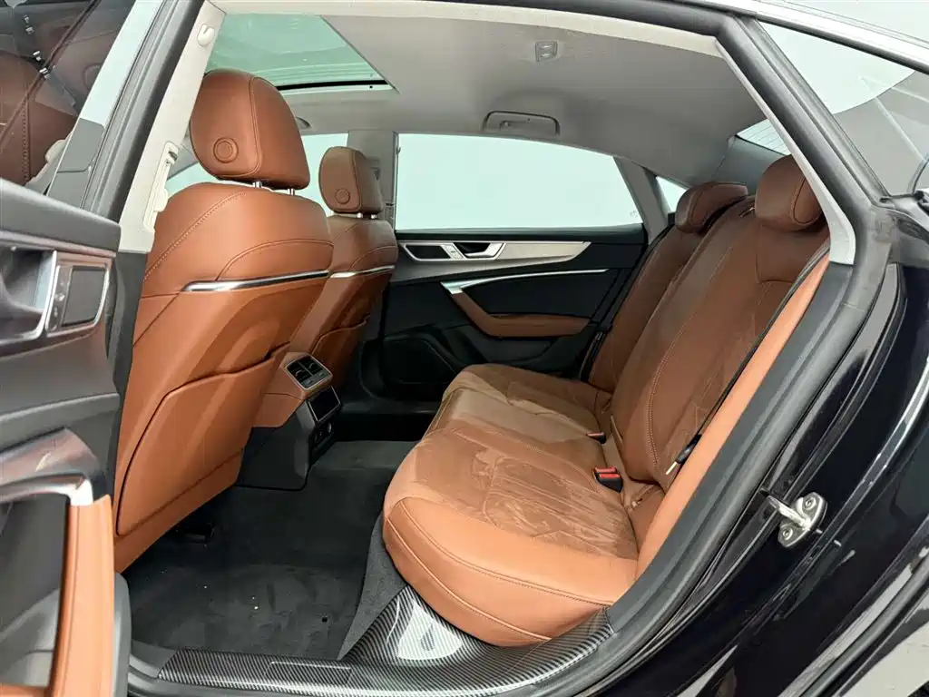 Audi A7L 2024 45 TFSI luxury model купить на сайте DeffCars