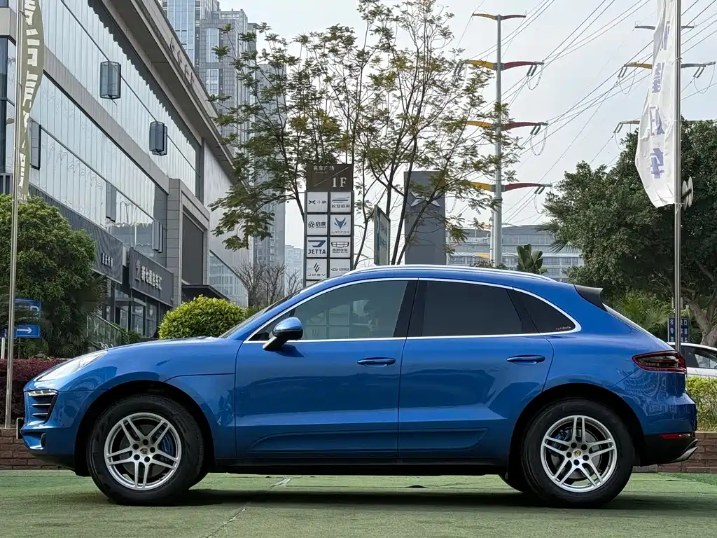 Macan 2017 Macan 2.0T купить на сайте DeffCars