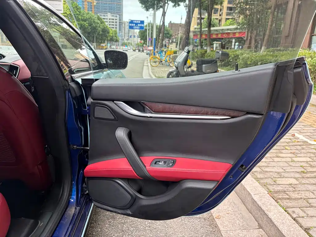 Ghibli 2014 3.0T Standard Edition купить на сайте DeffCars