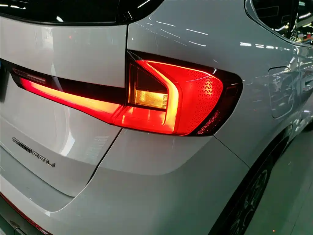 BMW X1 2023 sDrive25Li X Design Package купить на сайте DeffCars