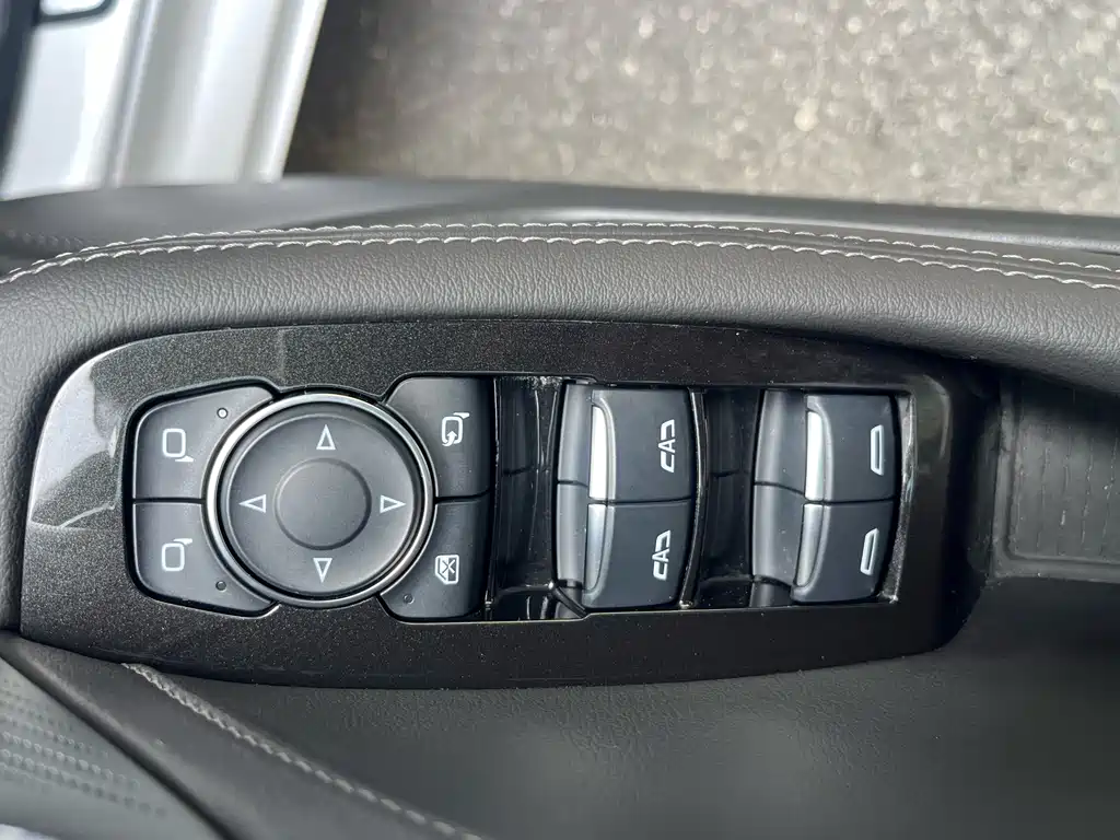 Cadillac CT5 2024 28T Luxury Pro купить на сайте DeffCars