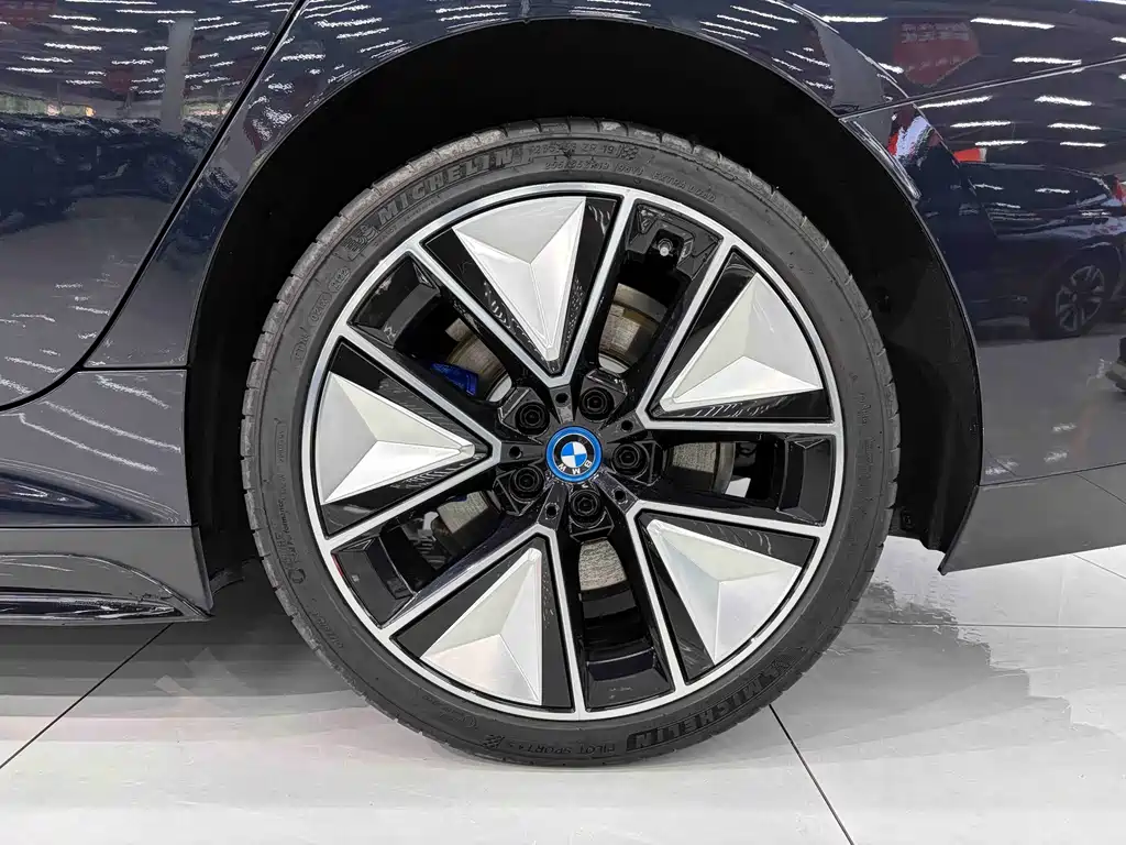 BMW i3 2023 eDrive 40L Night Sports Package купить на сайте DeffCars