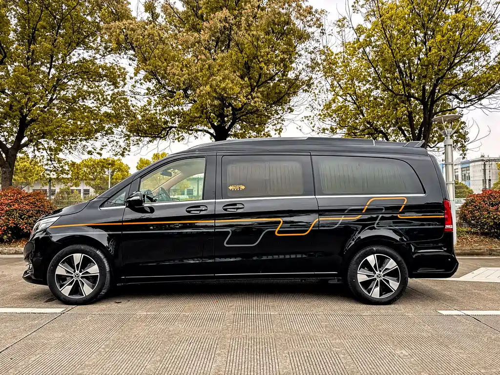 Mercedes-Benz V-Class 2022 V 260 L Long Wheelbase Luxury Edition купить на сайте DeffCars