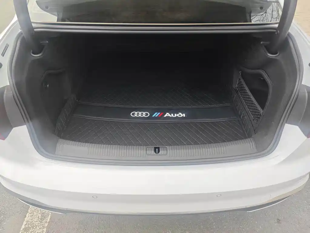 Audi A4L 2024 40 TFSI Fashionable and Dynamic купить на сайте DeffCars
