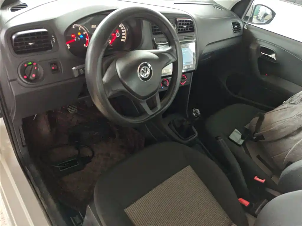 Polo 2016 1.4L manual fashion model купить на сайте DeffCars