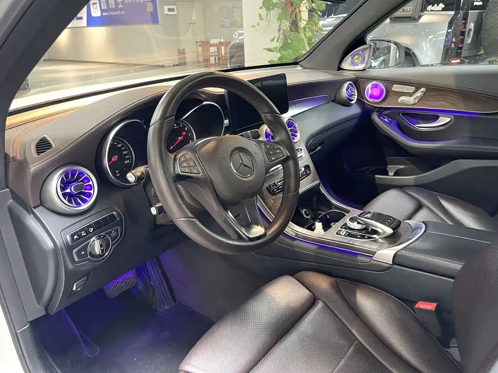 Mercedes-Benz GLC 2016 GLC 300 4MATIC Dynamic купить на сайте DeffCars