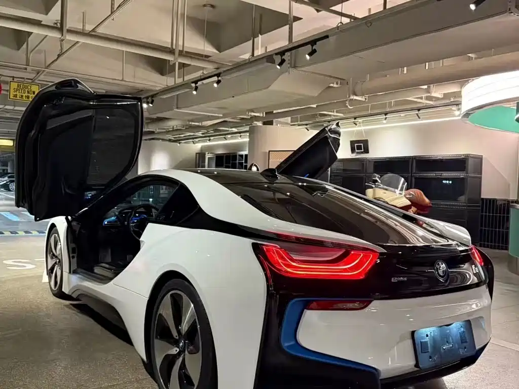 BMW i8 2014 standard model купить на сайте DeffCars