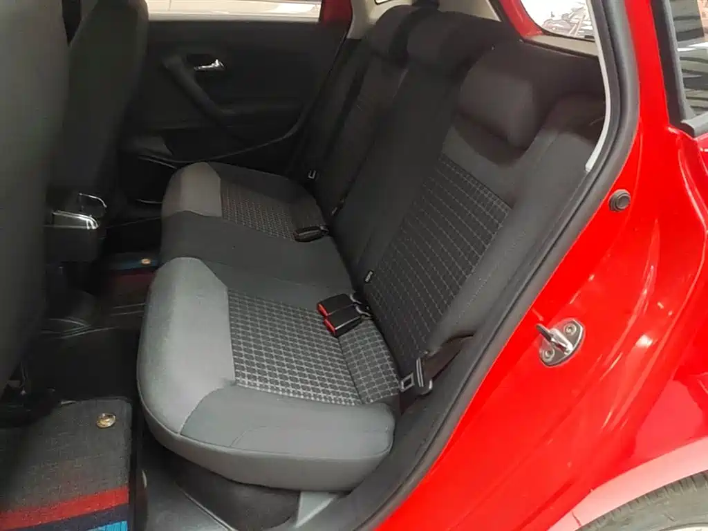 Polo 2016 1.6L automatic comfort model купить на сайте DeffCars