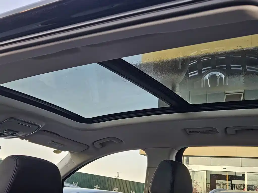 Hongqi HS7 PHEV 2024 2.0T PHEV four-wheel drive Qichang version 6 seats купить на сайте DeffCars