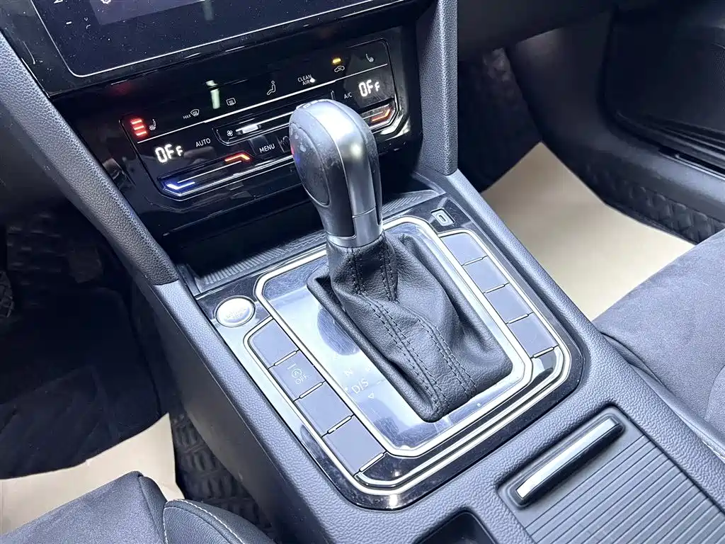 Magotan 2020 330TSI DSG luxury model купить на сайте DeffCars