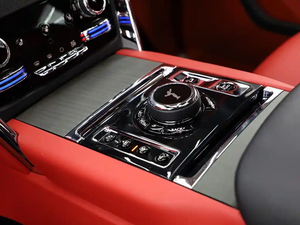 Cullinan 2018 five-seater version купить на сайте DeffCars