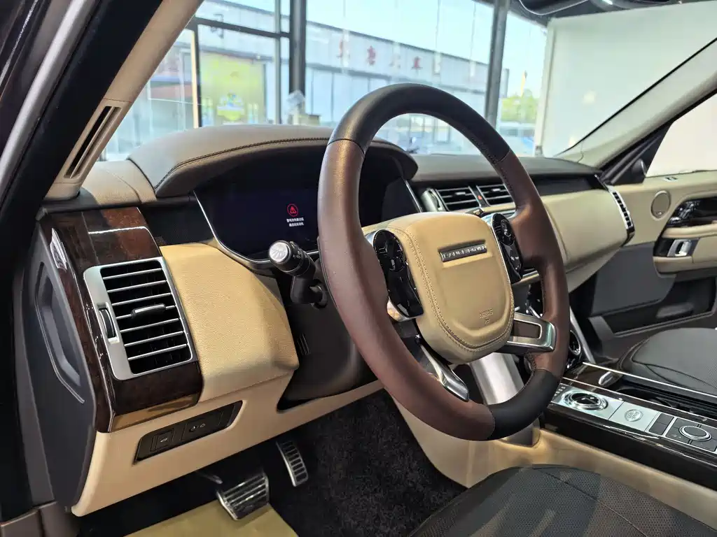Range Rover 2021 3.0 L6 Legend Extended Classic Edition купить на сайте DeffCars