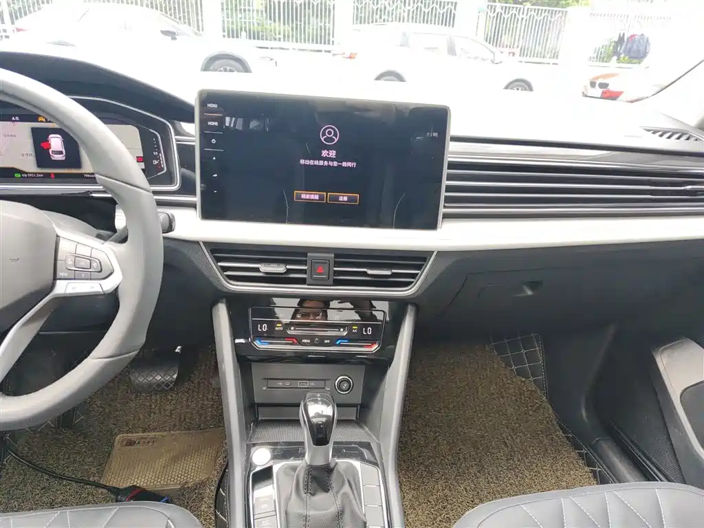 Tiguan L 2024 Outstanding Model 300TSI Automatic Two-wheel Drive Dragon Edition купить на сайте DeffCars