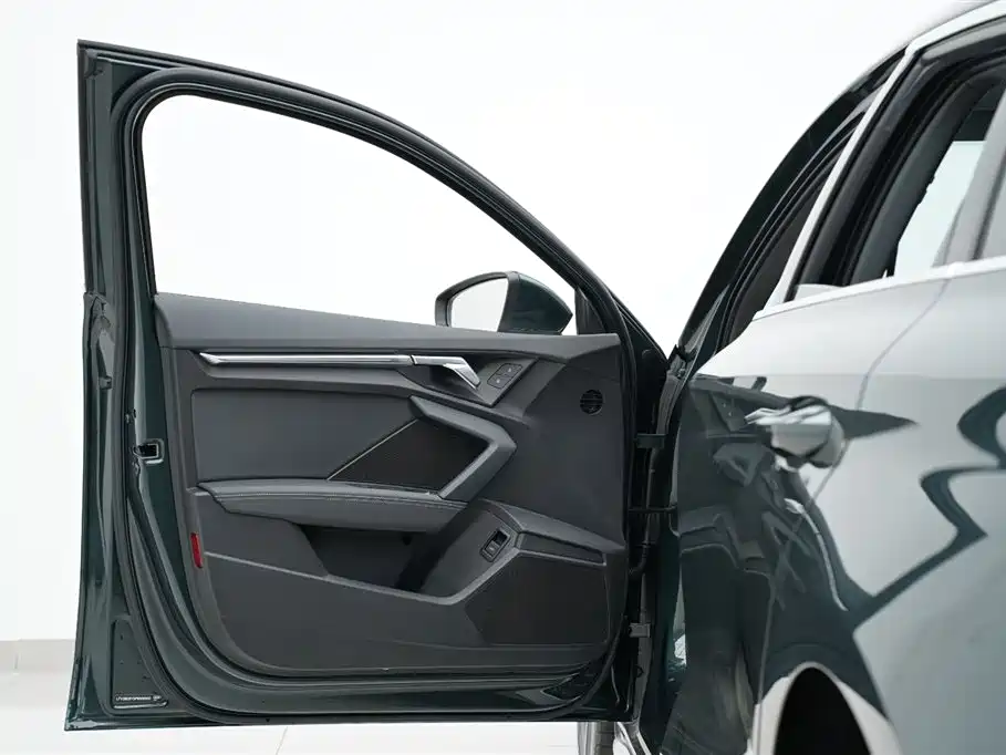 Audi A3 2023 facelift Sportback 35 TFSI stylish and sporty купить на сайте DeffCars