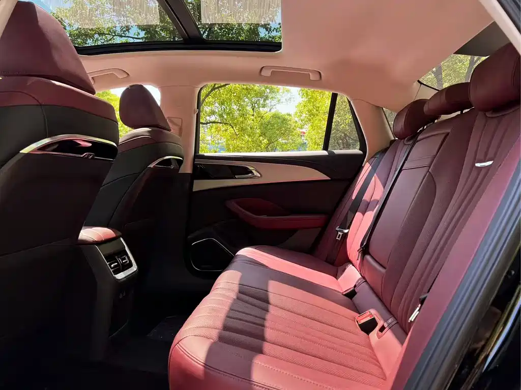 Hongqi H5 2024 1.5T HEV Zhilian Qiyun Edition купить на сайте DeffCars